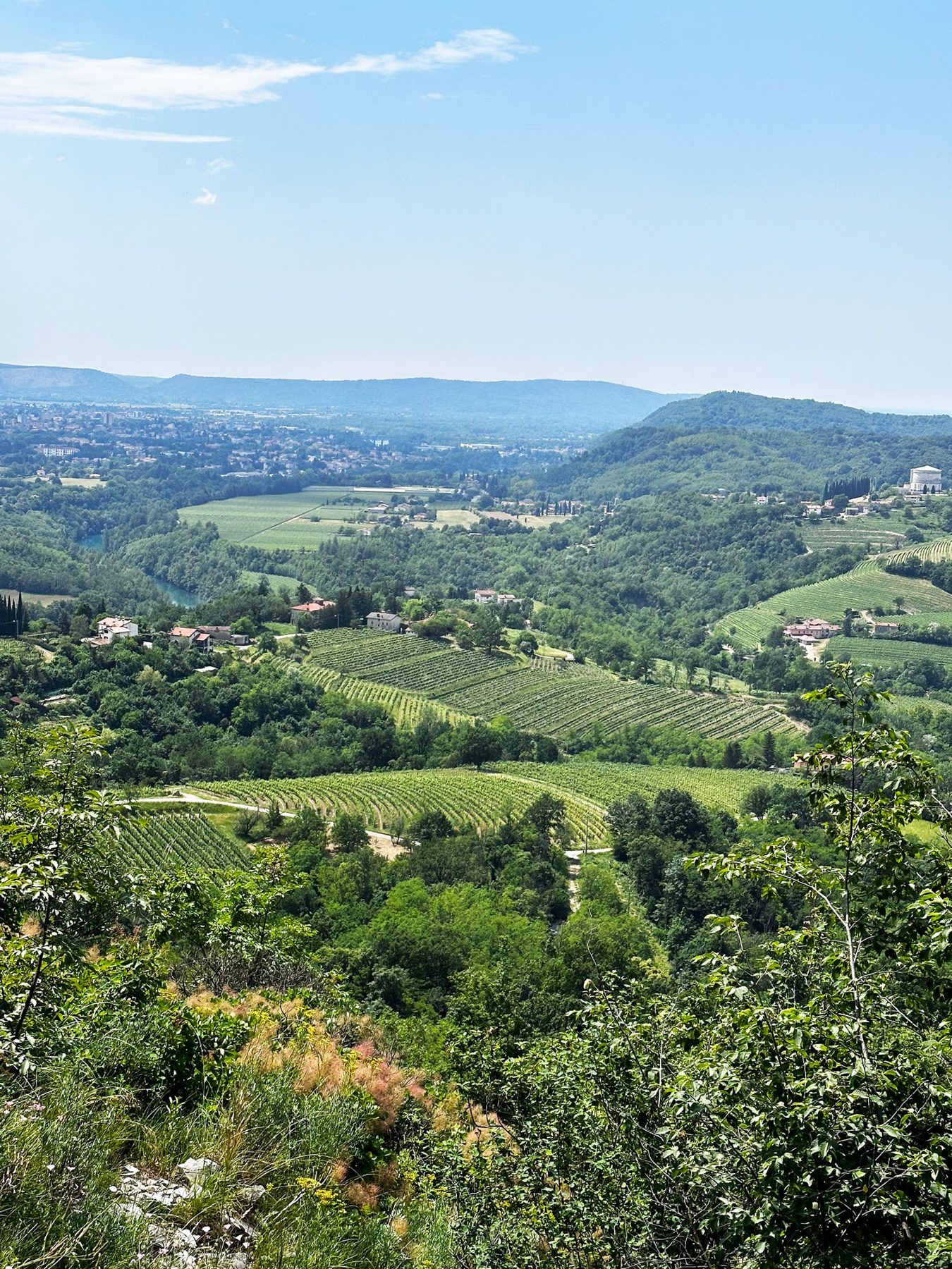 La vista dalla Blockhouse: le colline del Collio e la pianura fino all’orizzonte